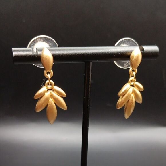 Trifari Gold Leaf Drop Earrings - Picture 1 of 5